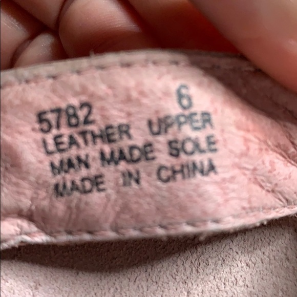 Minnetonka Pink Suede Flip Flop 6. FFT0539B - Picture 3 of 6